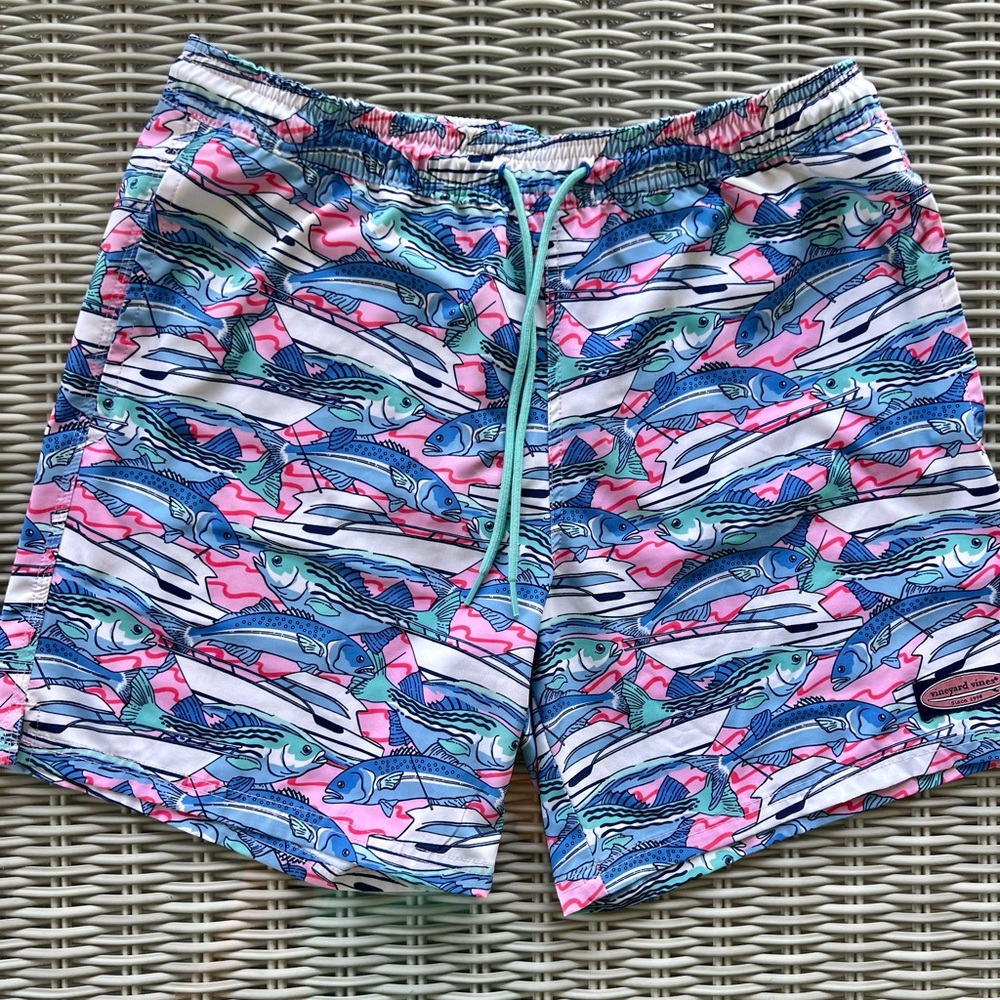 Vineyard Vines Chappy lined swim shorts pink blue tarpon fish. Sz M. Like new